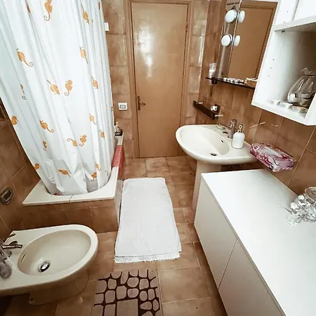 La Casa Degli Artisti Couette-café Montegiorgio