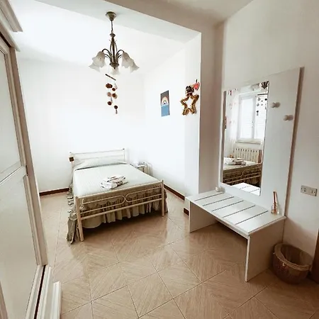 La Casa Degli Artisti Couette-café Montegiorgio